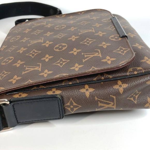 LOUIS VUITTON Authentic Black Monogram Canvas Messenger Shoulder Bag - Picture 9 of 16